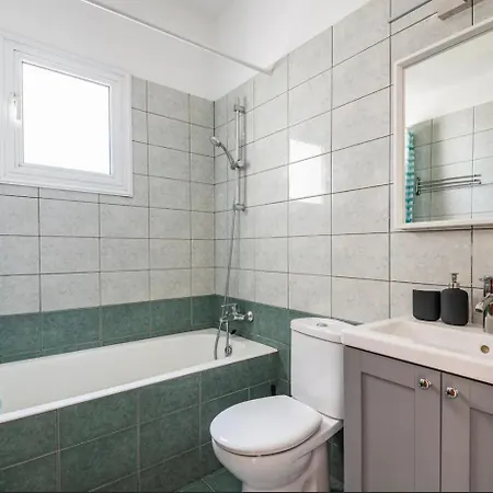 Floor Center Apartment *